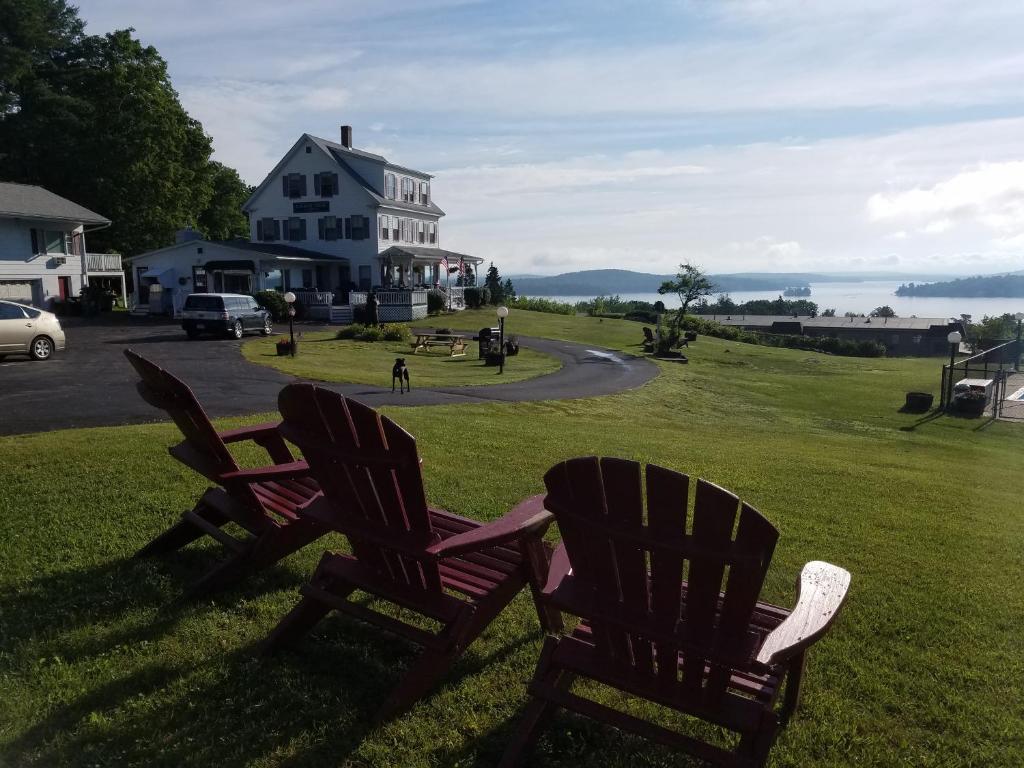 hotels with balcony in Weirs Beach