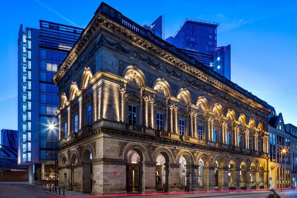 hotels with balcony in Manchester