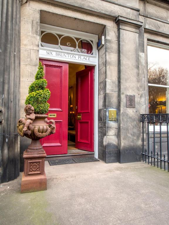 hotels with balcony in Lothian