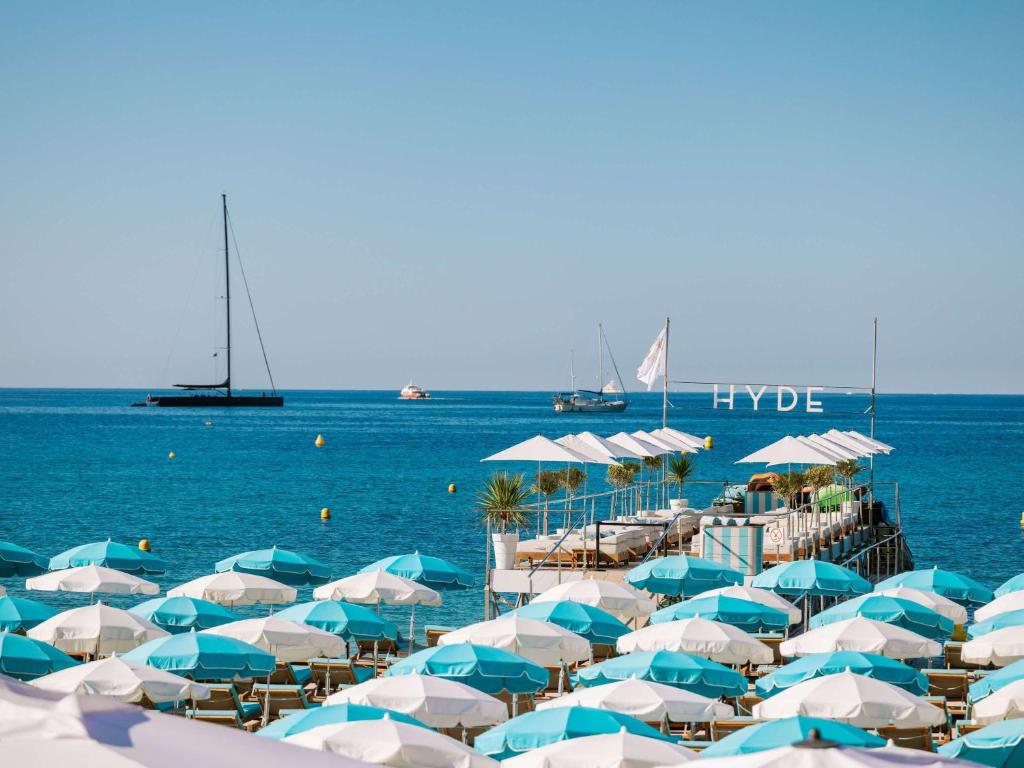 hotels with balcony in Cannes