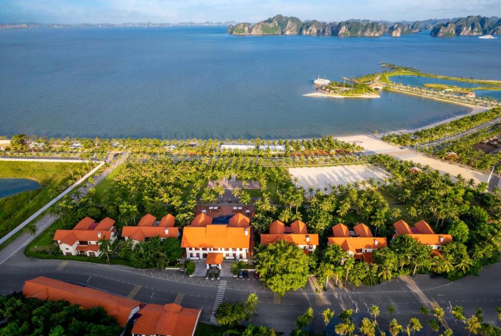 Ha Long Hotels with Balcony