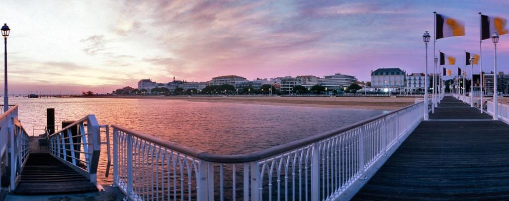 hotels with balcony in Arcachon