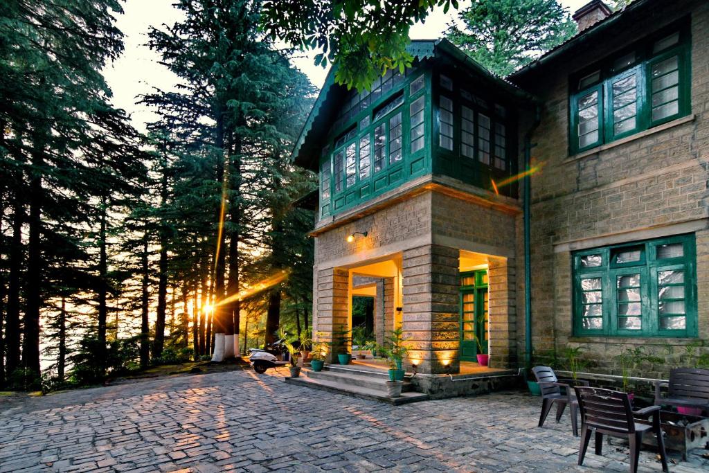 hotels with balcony in Dalhousie