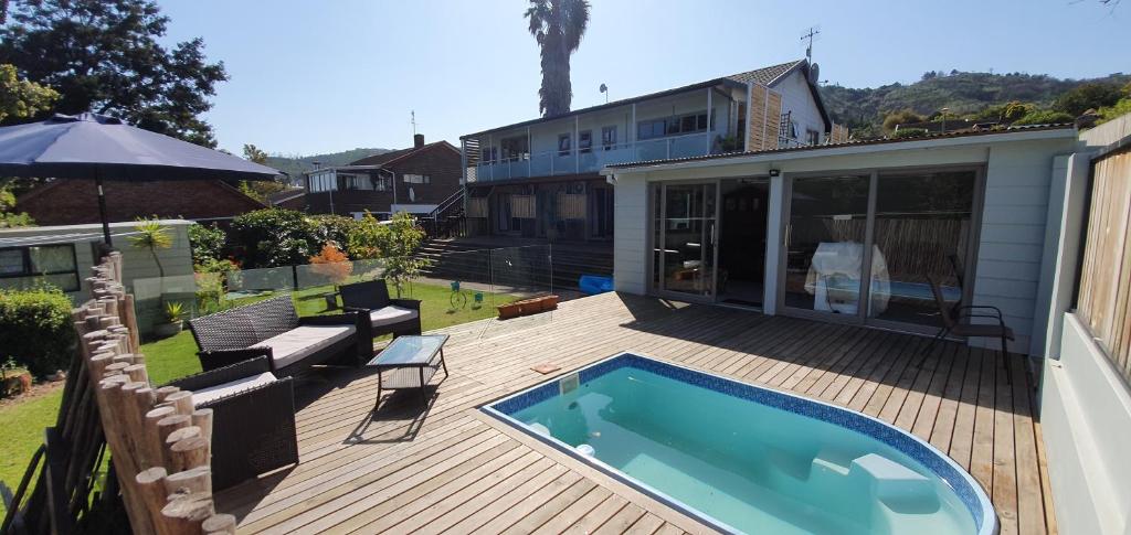 hotels with balcony in Knysna