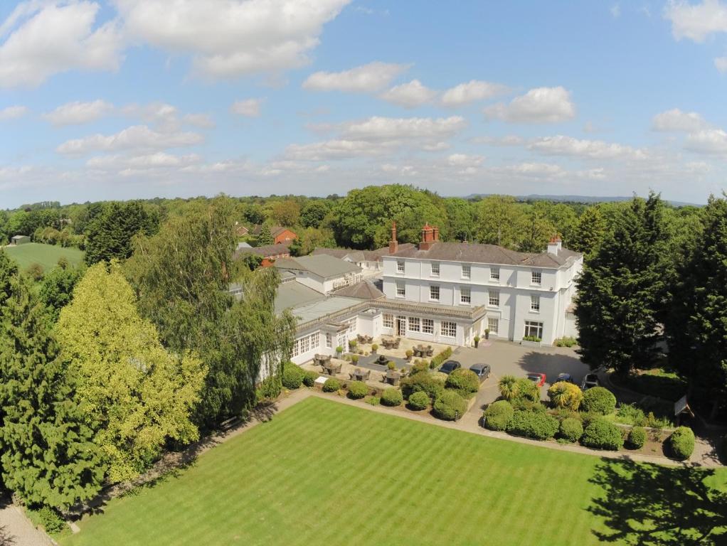 hotels with balcony in Cheshire