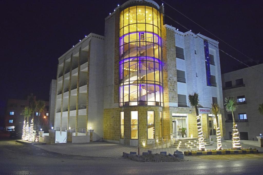 hotels with balcony in Amman