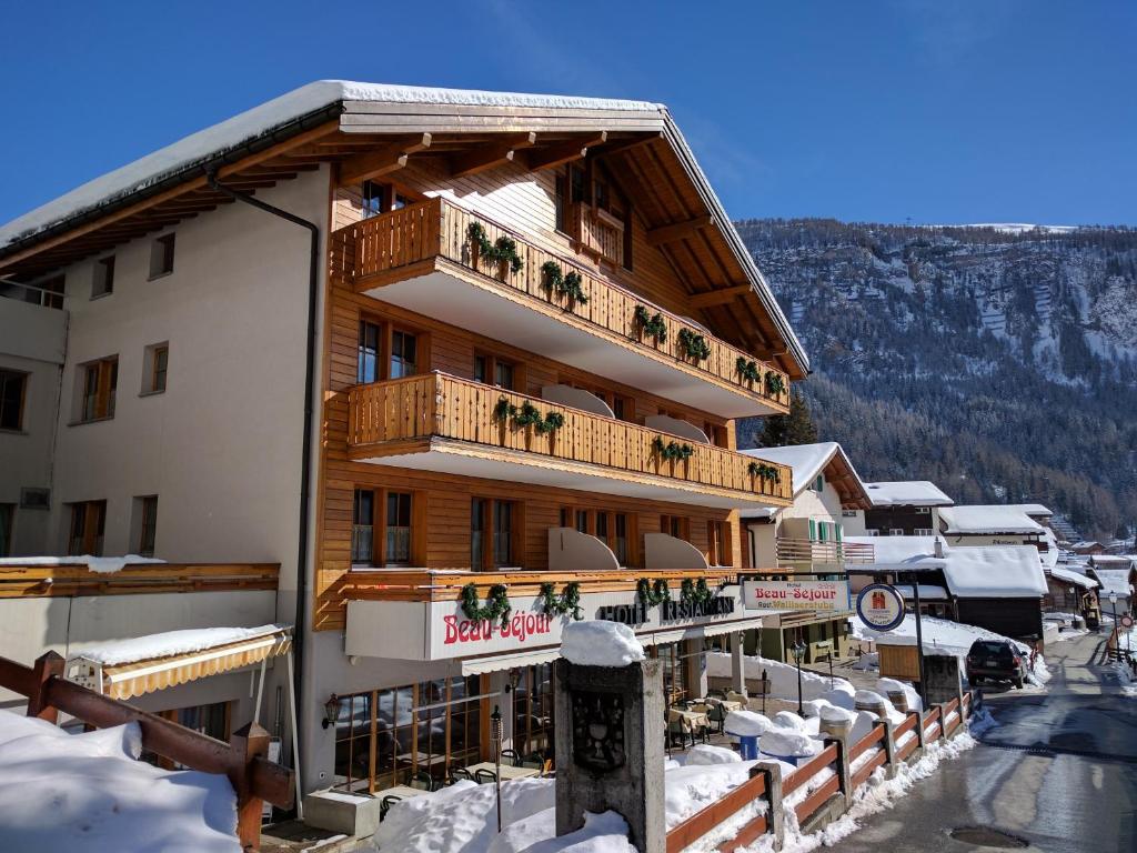 hotels with balcony in Leukerbad