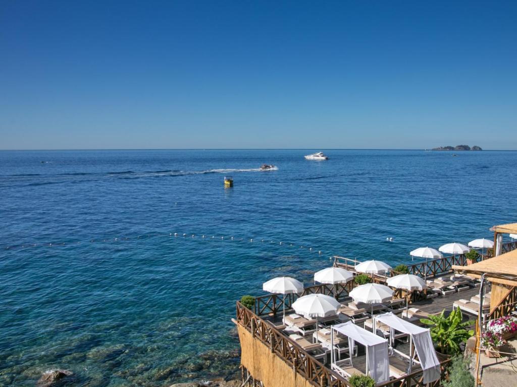 hotels with balcony in Amalfi Coast Italy