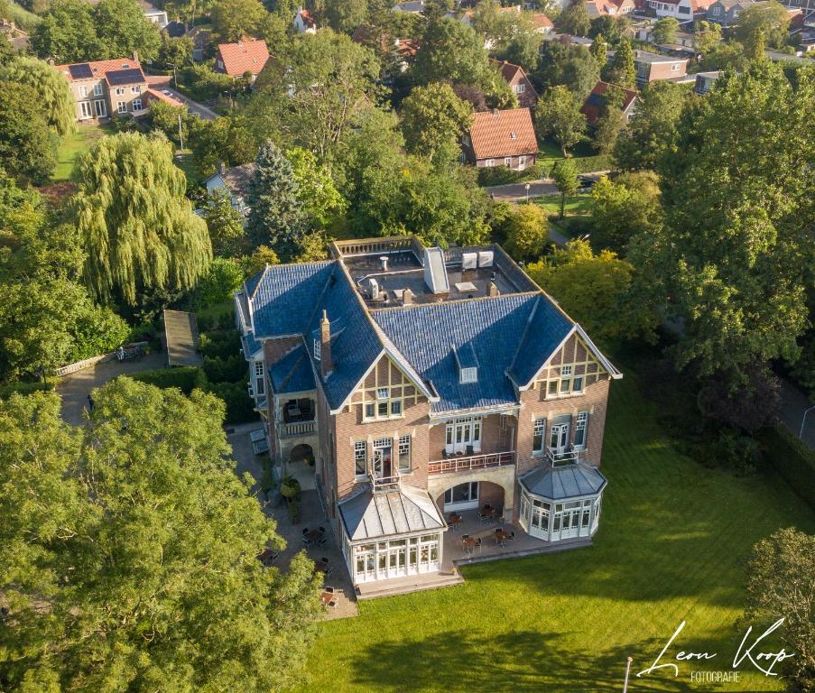 hotels with balcony in Middelburg