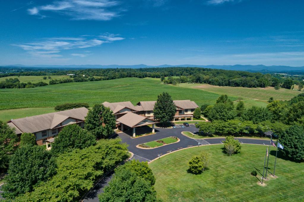 hotels with balcony in Charlottesville