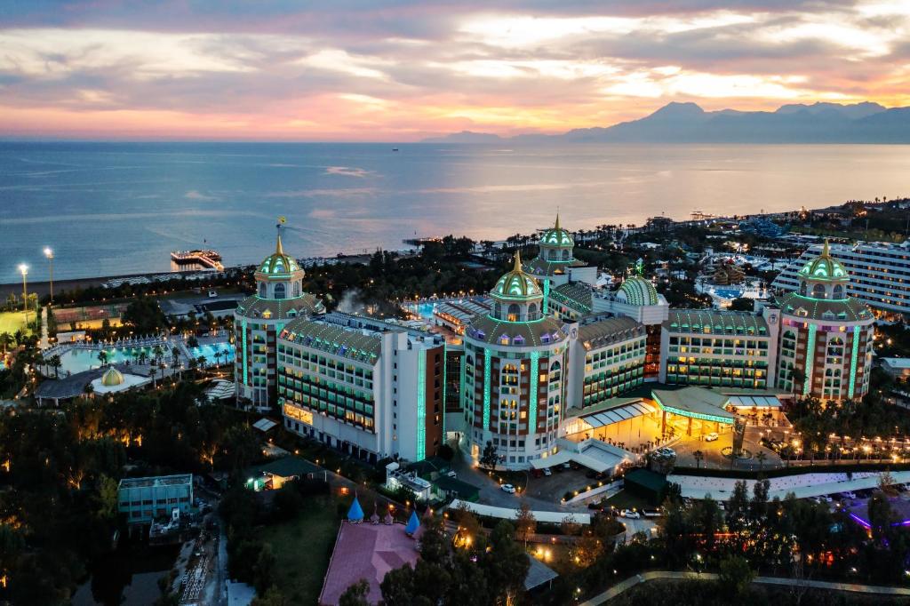 hotels with balcony in Lara