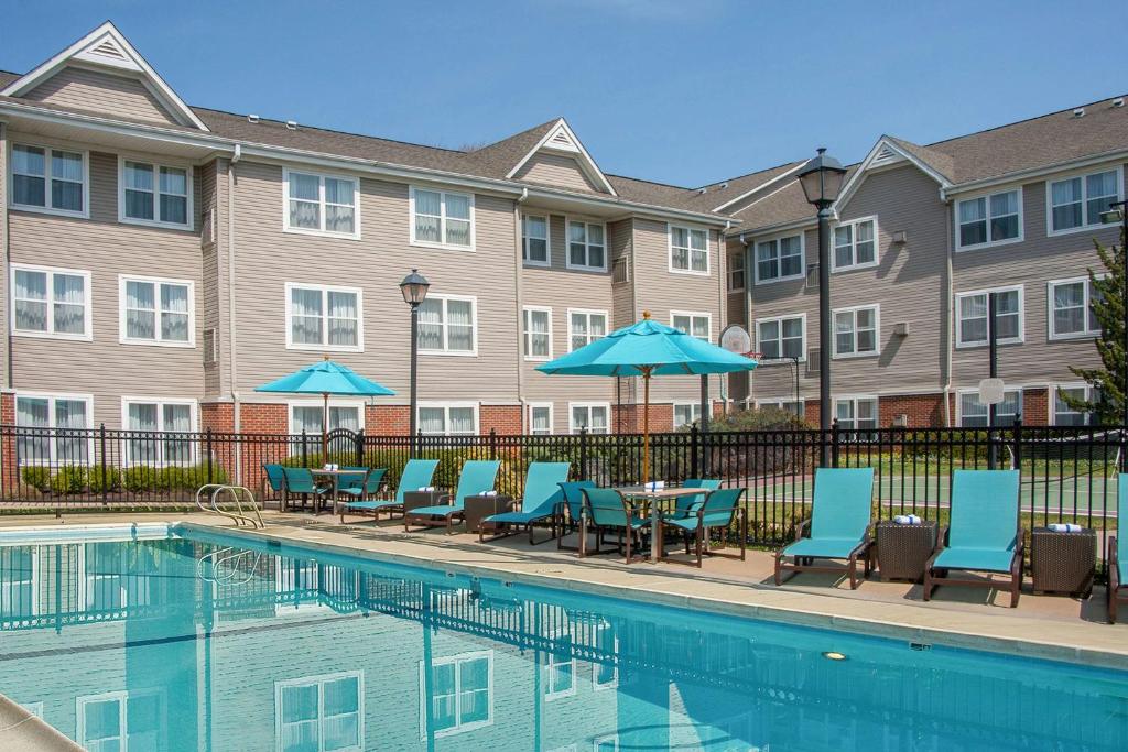 hotels with balcony in Charlottesville