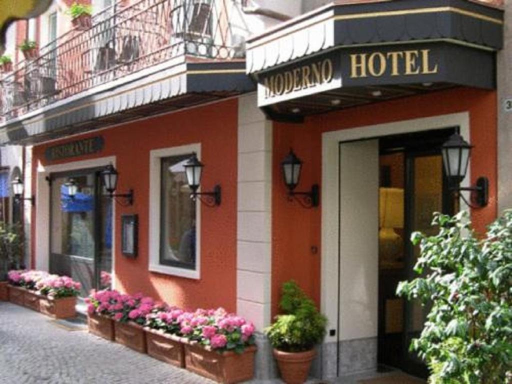 hotels with balcony in Stresa