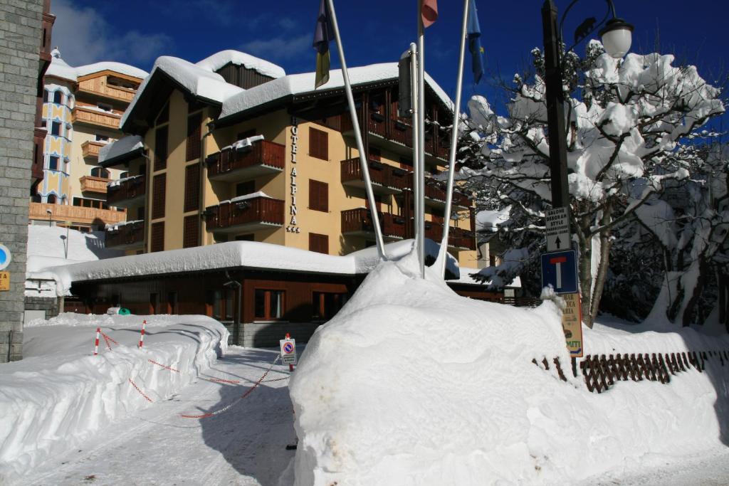 hotels with balcony in Madonna Di Campiglio Chiesa Di San Vigilio