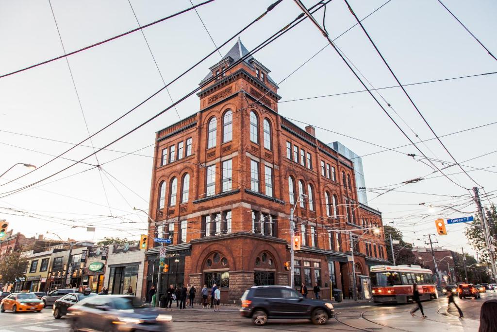 hotels with balcony in Toronto The Annex