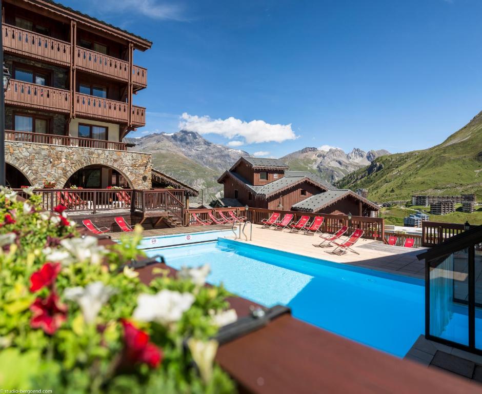 hotels with balcony in Tignes