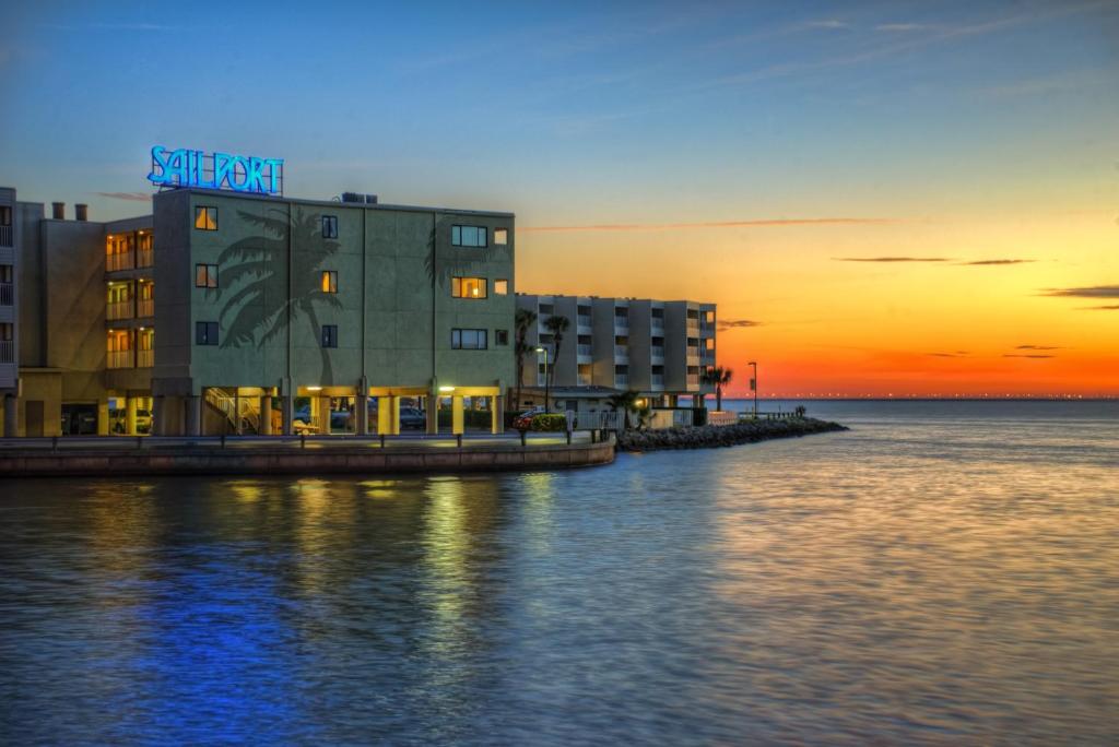 hotels with balcony in Tampa The Florida Aquarium