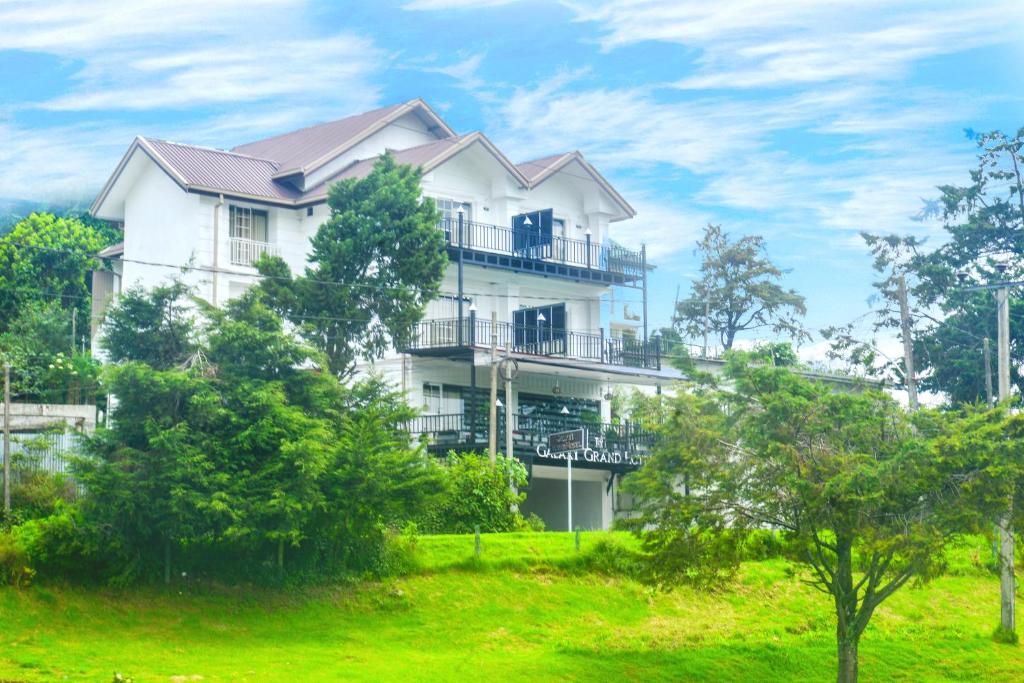 hotels with balcony in Nuwara Eliya