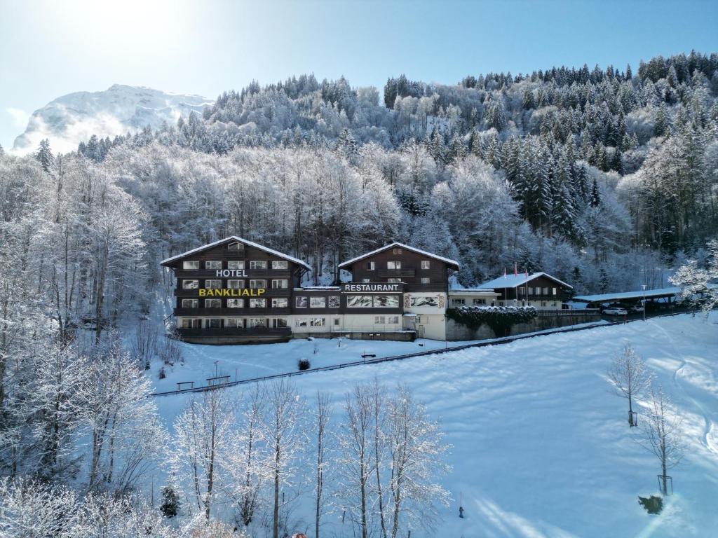 hotels with balcony in Engelberg