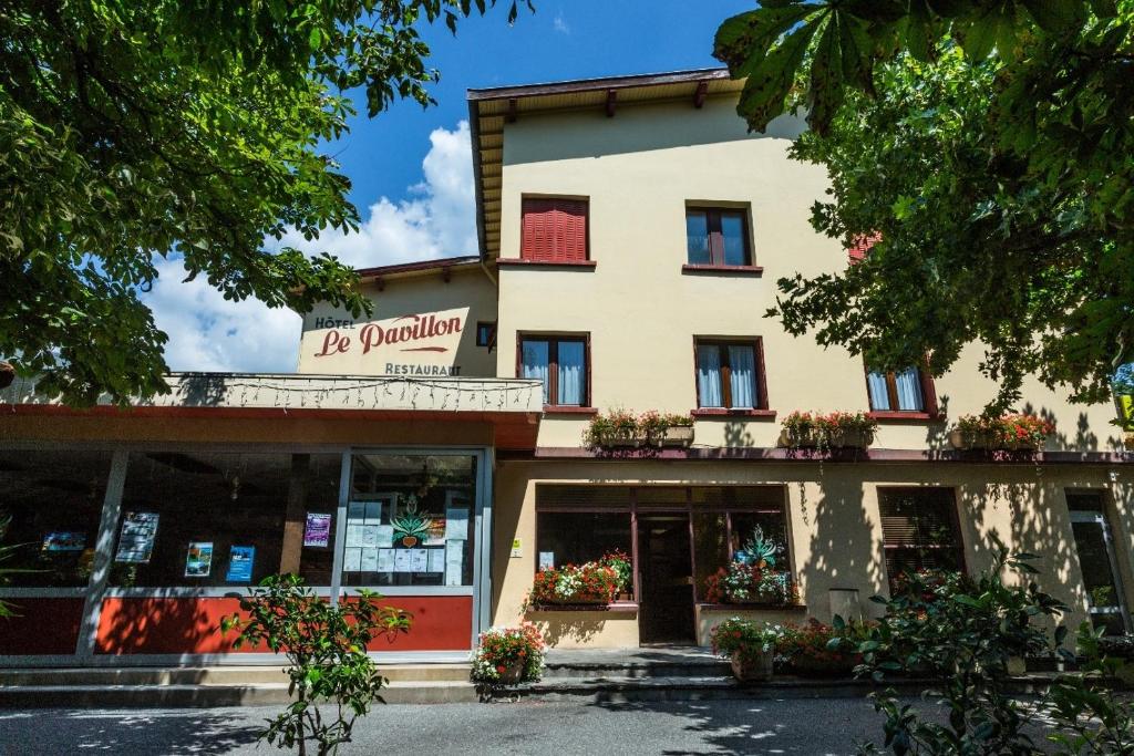 hotels with balcony in Route Napoleon