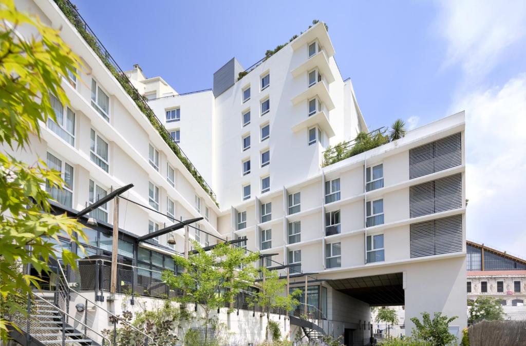 hotels with balcony in Marseille