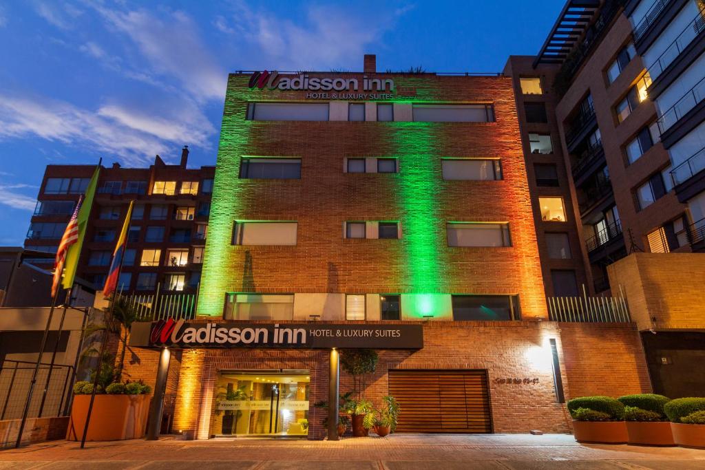 hotels with balcony in Bogota Calle 100