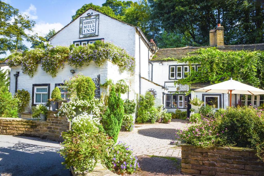 hotels with balcony in West Yorkshire