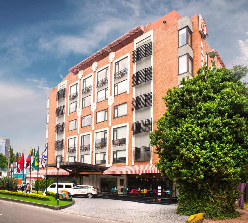 hotels with balcony in Bogota Calle 100