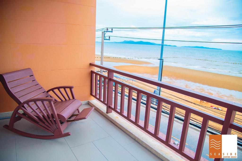 hotels with balcony in Jomtien Beach