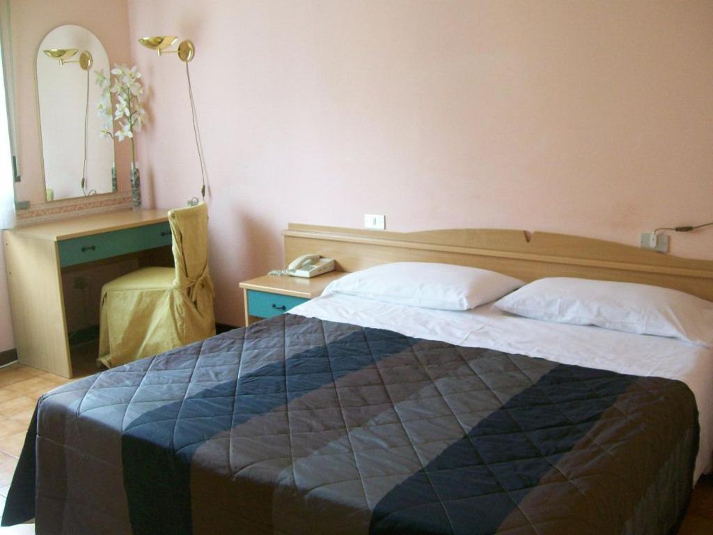 hotels with balcony in Reggio Emilia