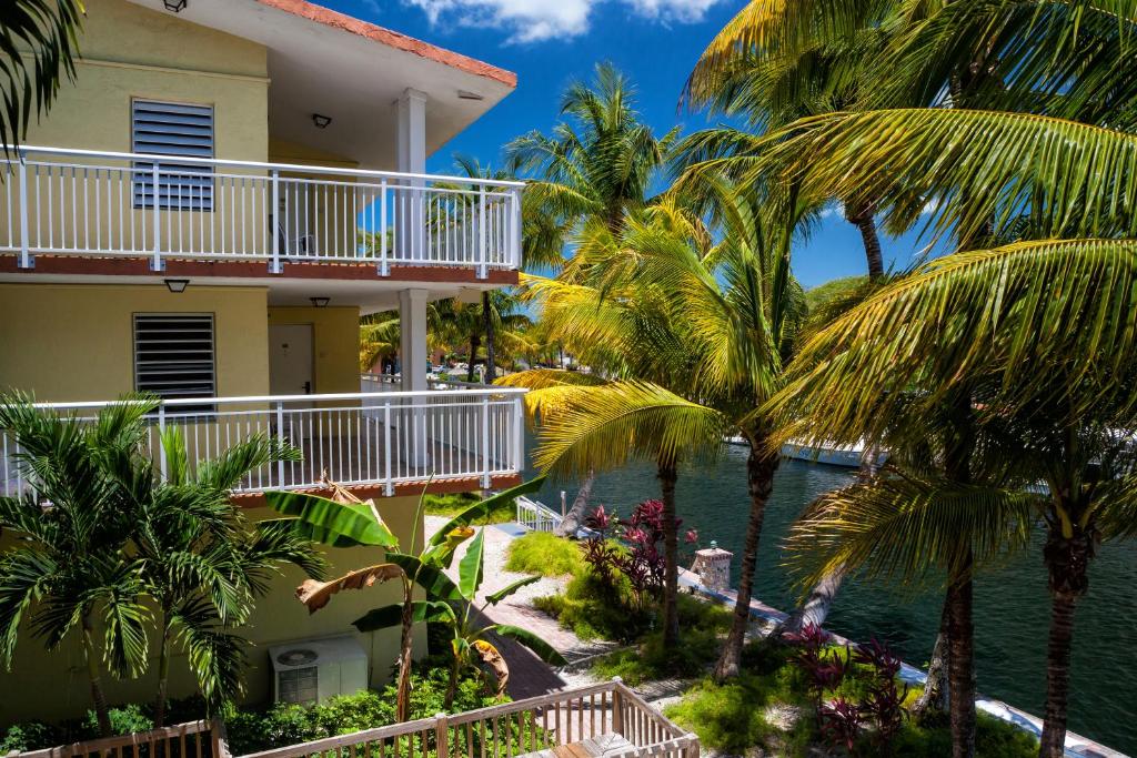 hotels with balcony in Key Largo