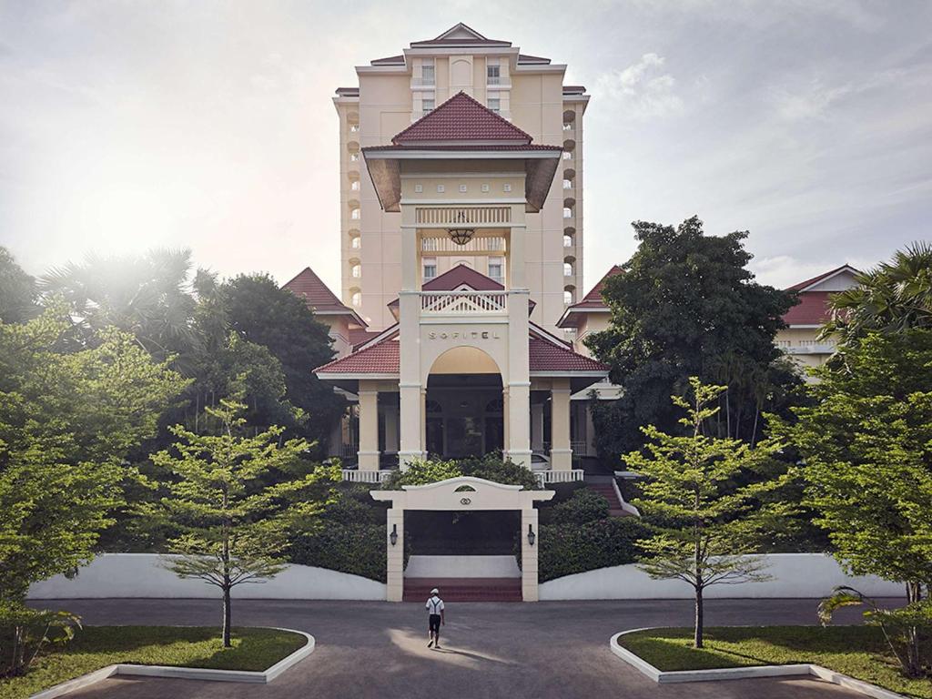 hotels with balcony in Phnom Penh