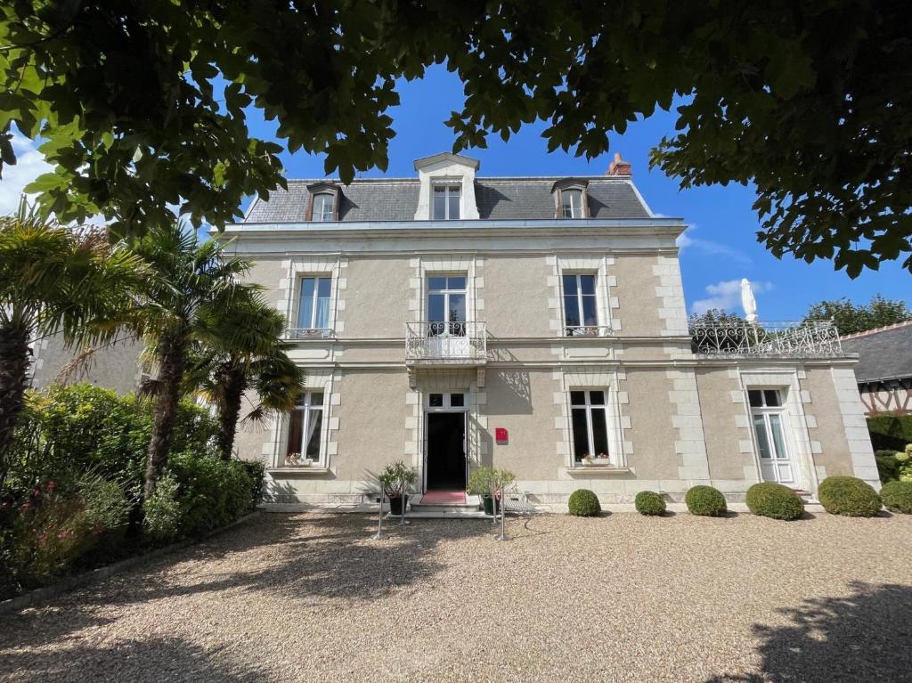 hotels with balcony in Loire Valley