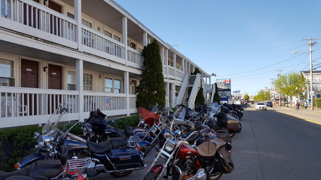 hotels with balcony in Old Orchard Beach