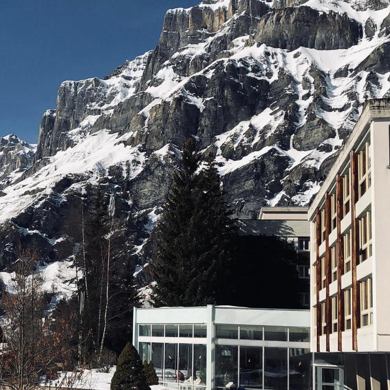 hotels with balcony in Leukerbad