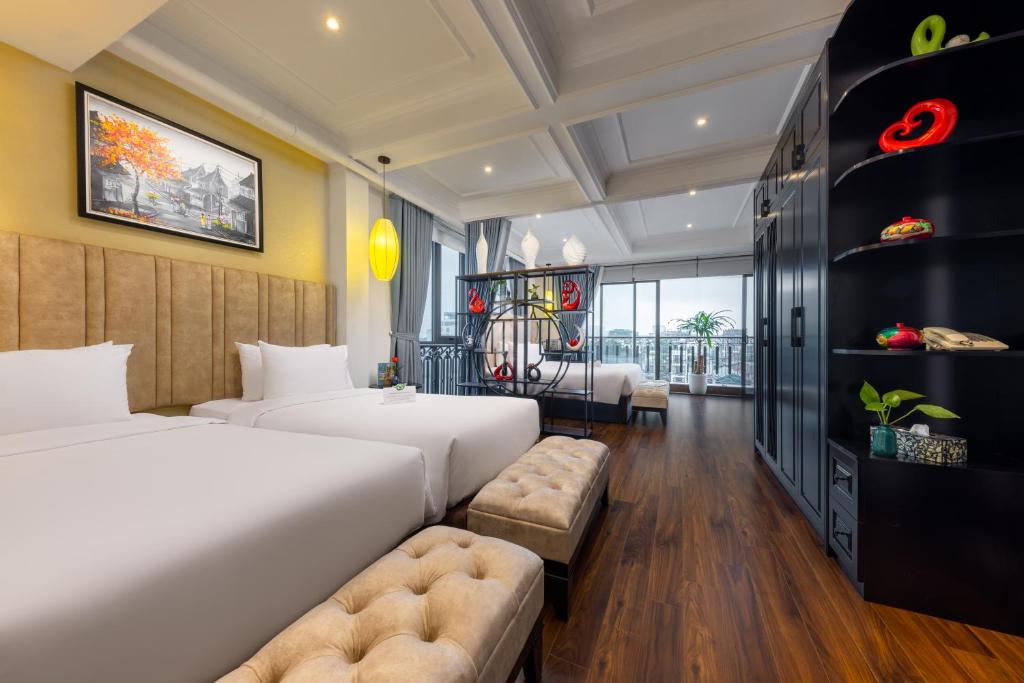 hotels with balcony in Hanoi Hai Ba Trung