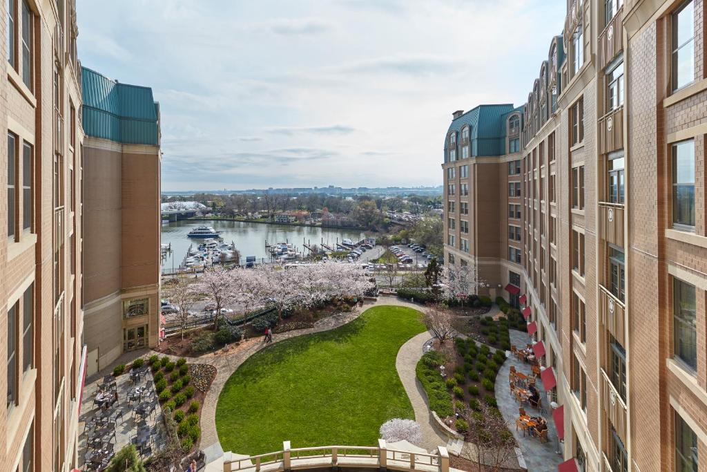 hotels with balcony in District Of Columbia