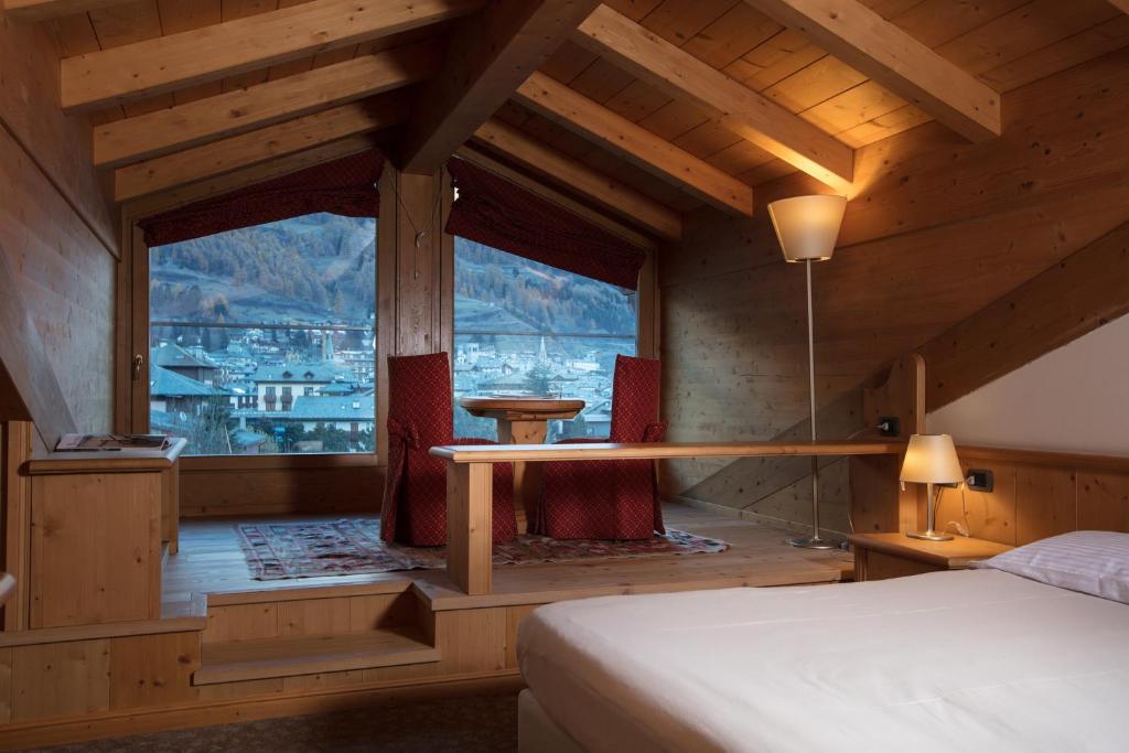 hotels with balcony in Bormio