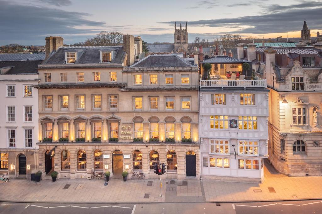 hotels with balcony in Oxford