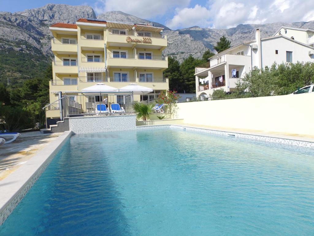 hotels with balcony in Baska Voda