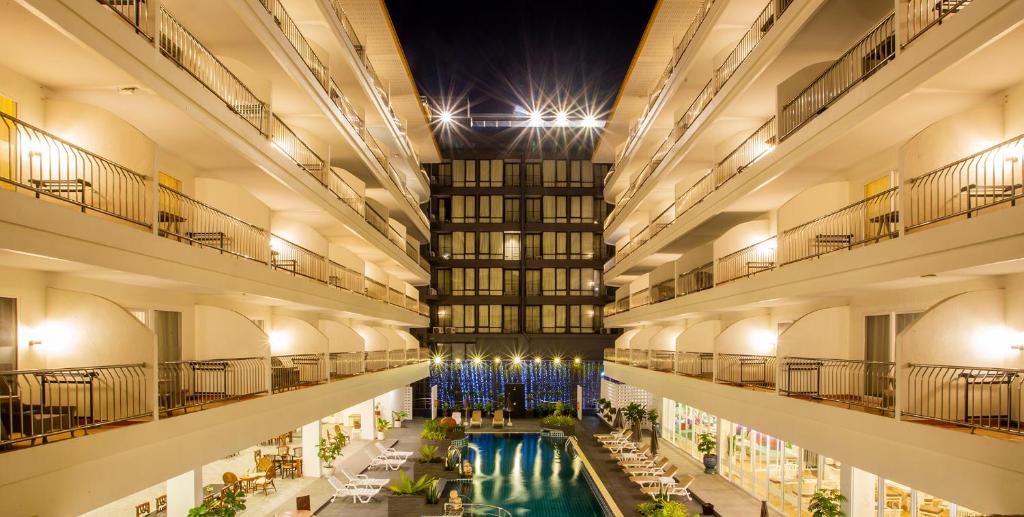 hotels with balcony in Pattaya Central