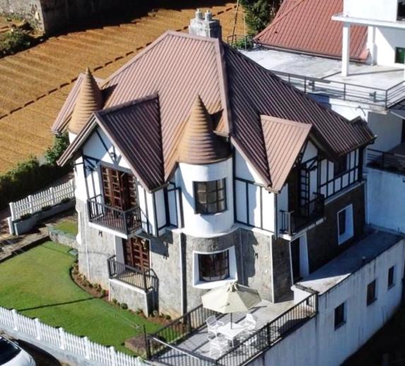 hotels with balcony in Nuwara Eliya