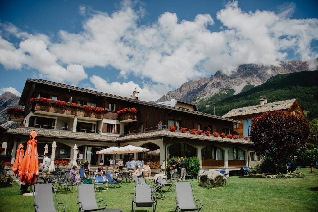 hotels with balcony in Bormio