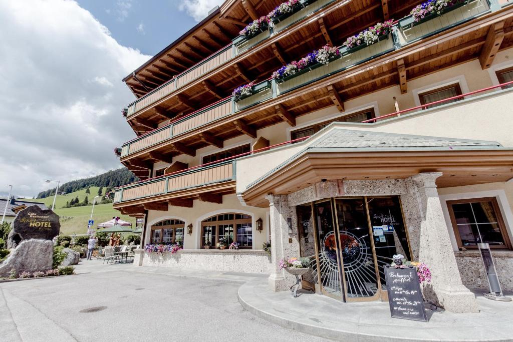 hotels with balcony in Tux