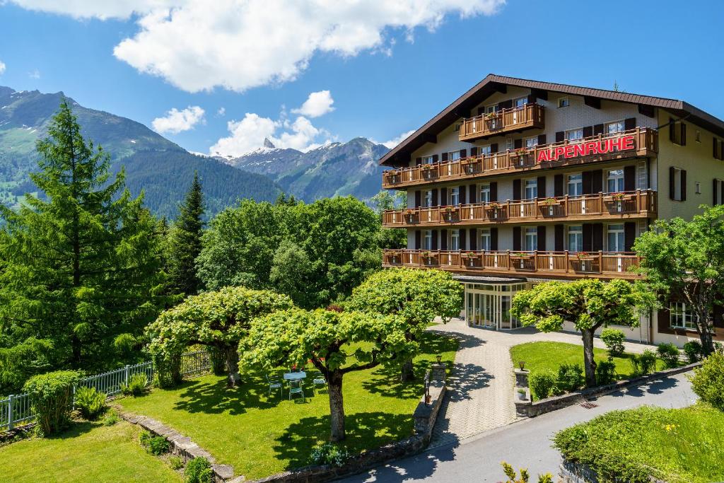 hotels with balcony in Wengen