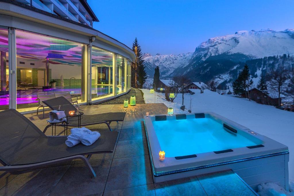 hotels with balcony in Engelberg