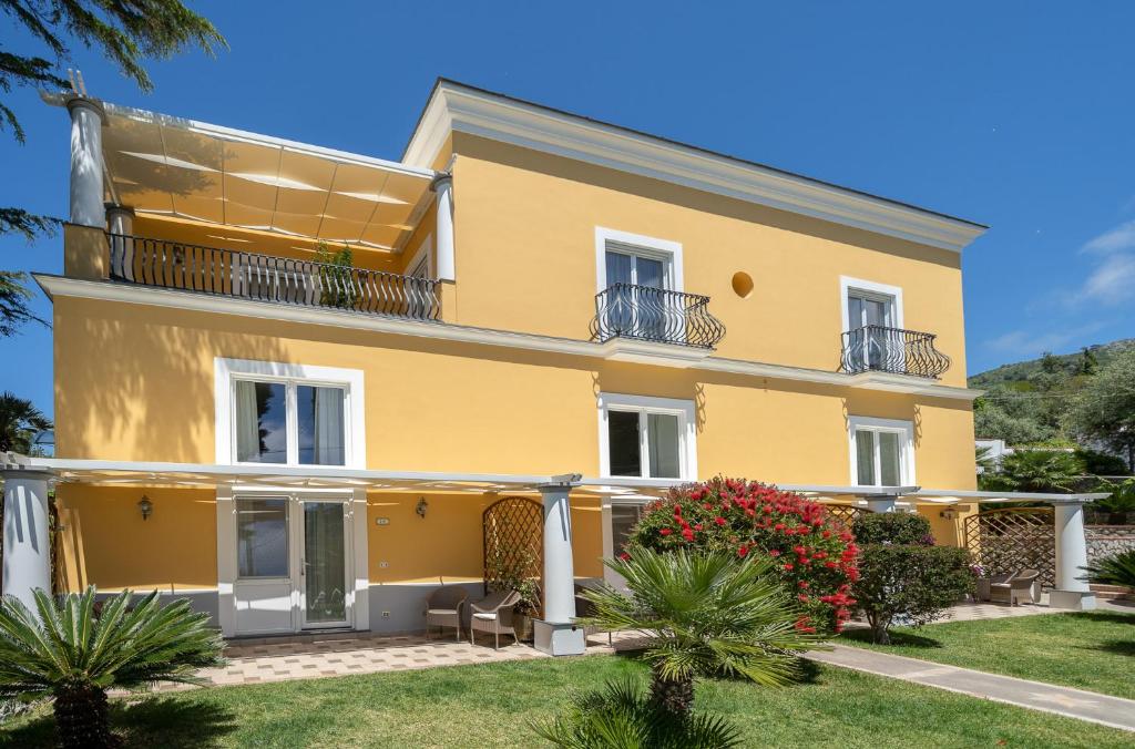 hotels with balcony in Anacapri