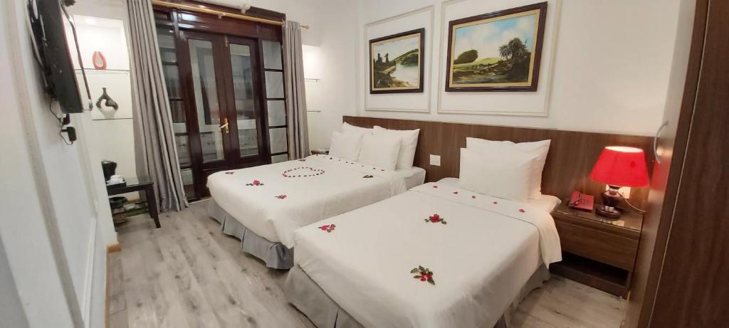 hotels with balcony in Hanoi Long Bien