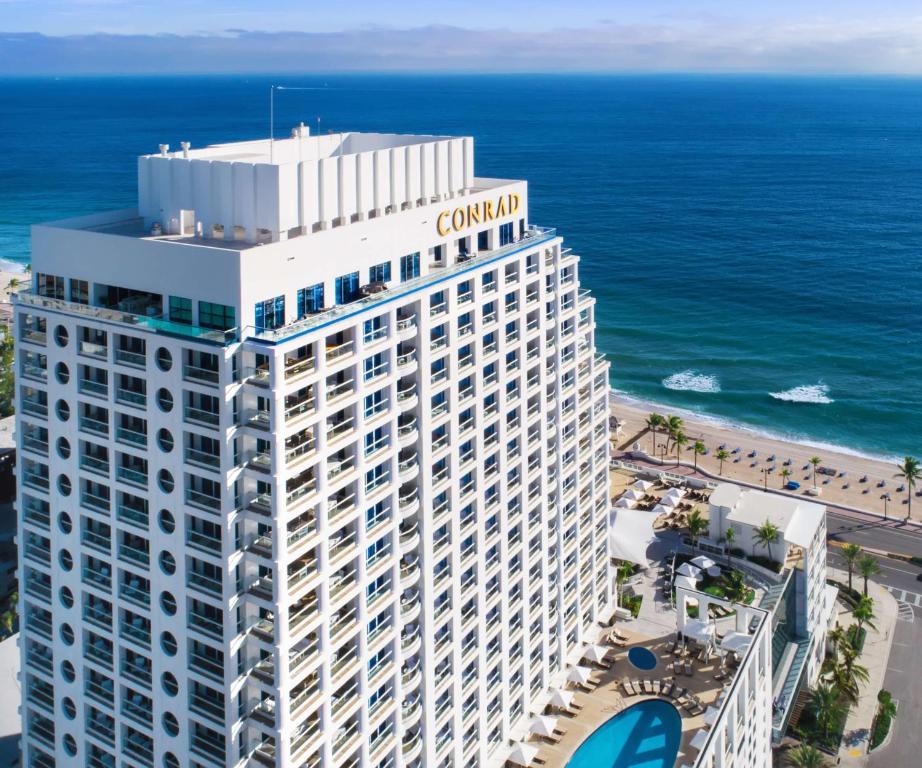 hotels with balcony in Fort Lauderdale Bonnet House Museum  Gardens