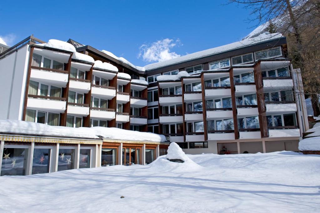 hotels with balcony in Leukerbad